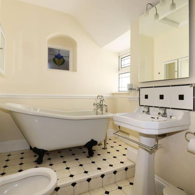 Gorgeous House In Newquay Walking Distance From Fistral Beach Exteriér fotografie